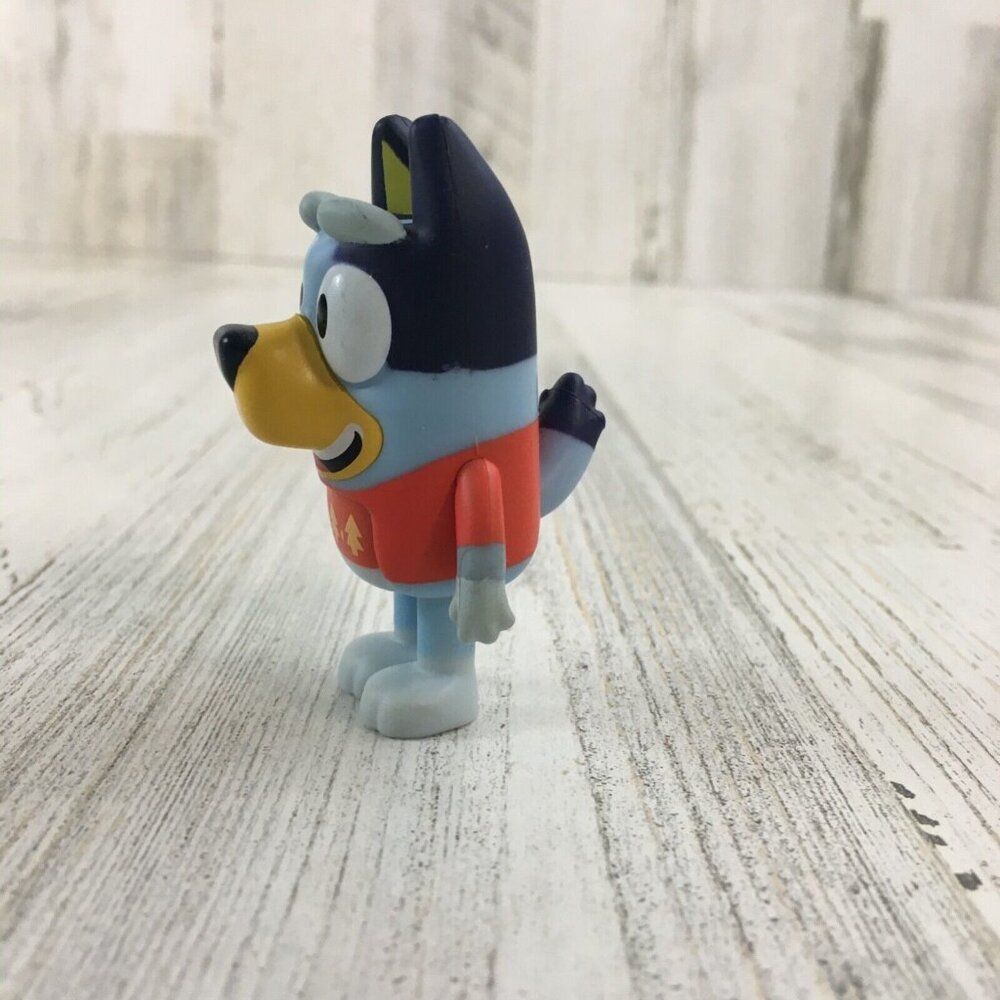 Bluey and Bingo Figure LOT Christmas Sweaters Holiday Big Smiles Blue NEW - Picture 3 of 15